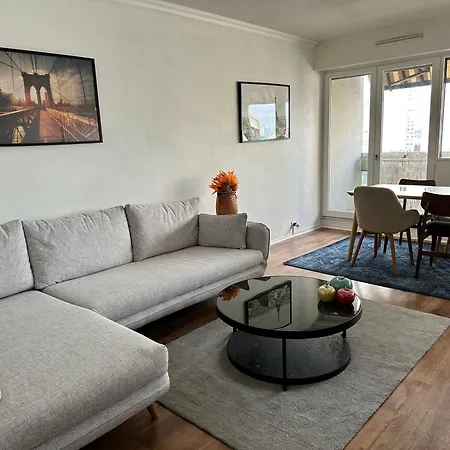 Appartement Spacious Close To Paris 14 -